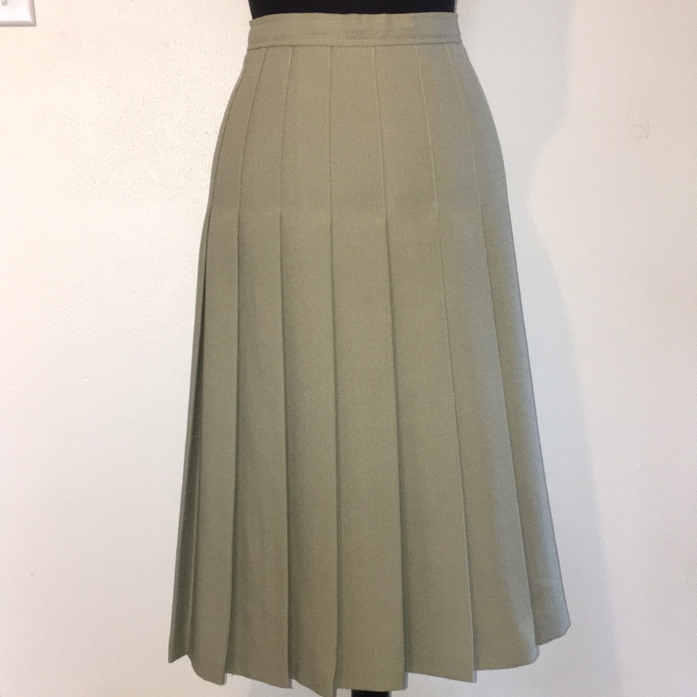 Vintage pleated skirt